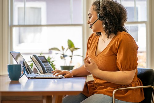 Poly Voyager 4320-M Diadema Profesional Híbrida Bluetooth y USB-C Certificada Microsoft Teams y Zoom Negra 4 Poly Voyager 4320-M Diadema Profesional Híbrida Bluetooth y USB-C Certificada Microsoft Teams y Zoom Negra - Imagen 4